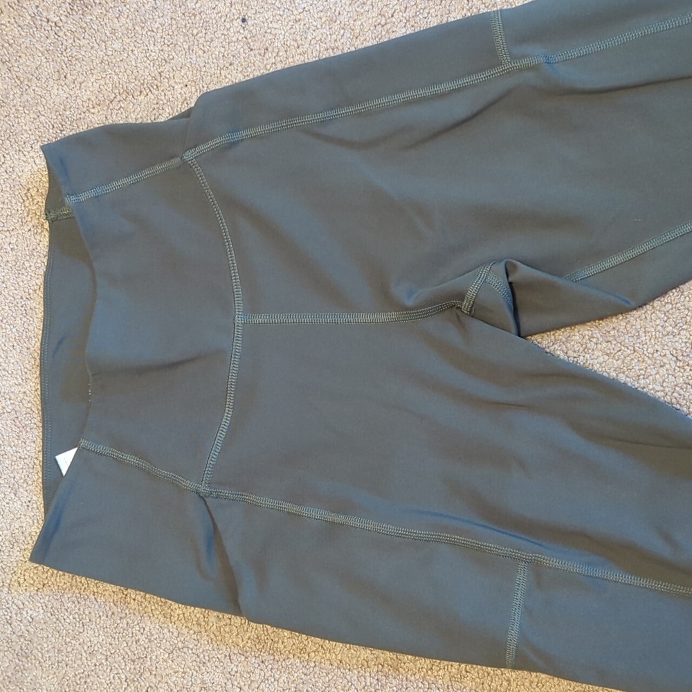 Girlfriend Collective Pocket Legging in Thyme - S